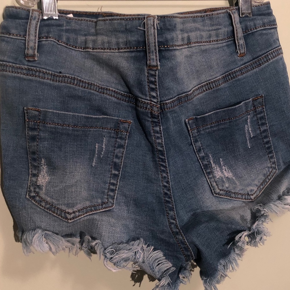 ⭕️SOLD⭕️ FashionNova Rowan Shorts-Light - Picture 4 of 4